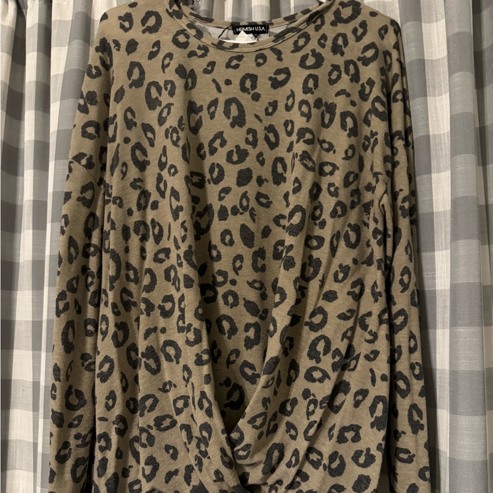 Women’s cheetah print long sleeve tunic